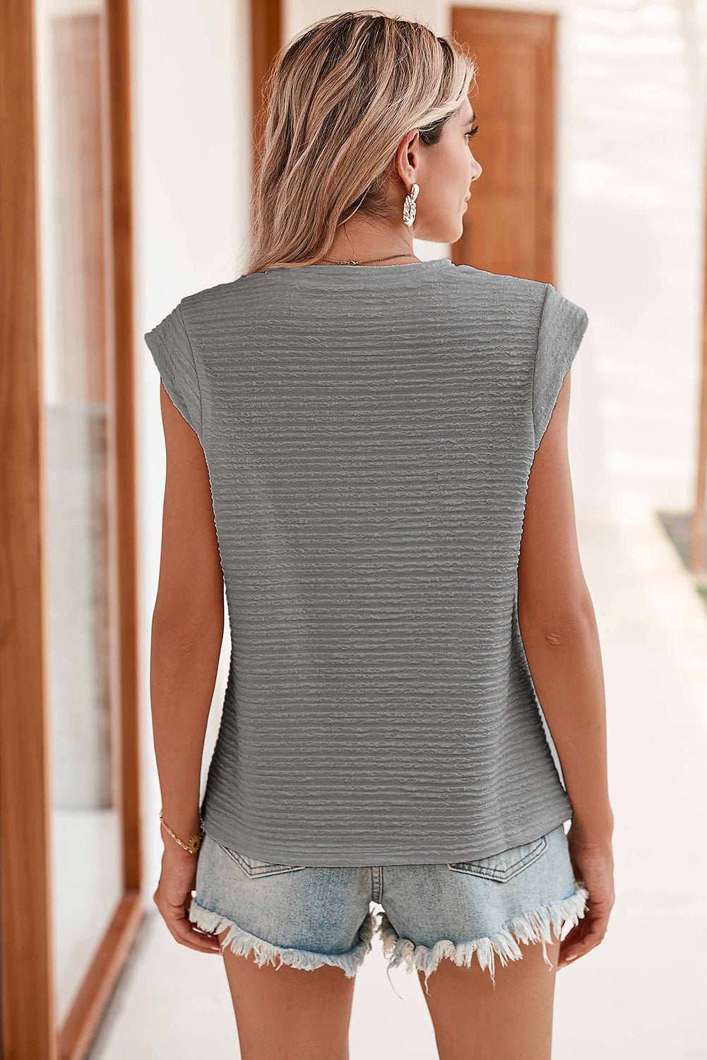 Textured Sleeveless Shirt